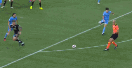 萨普斯福德扳平悉尼FC暂1-1西悉尼流浪者不朽情缘正规网站⚽澳超半场：罗里补射破僵、(图1)